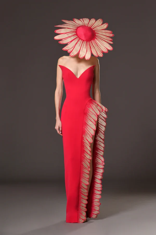 RED CRÊPE DRESS WITH THREAD EMBROIDERED DAISY PETALS ON SIDE SLIT - Image 4