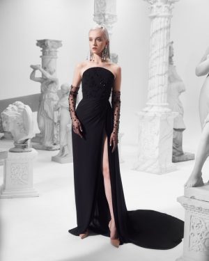 STRAPLESS DRESS WITH SWEEPING TRAIN
