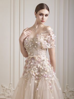 Alternative view of Blooming Elegance