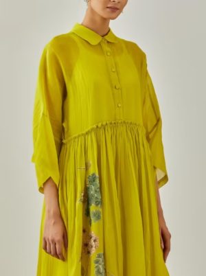 Alternative view of Zarah Kaftan